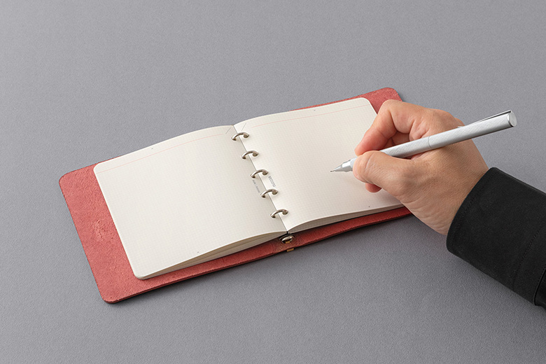 5001 オンラインショップ限定 5穴リングレザーバインダー プエブロ スクエアサイズ （ミニ５穴）